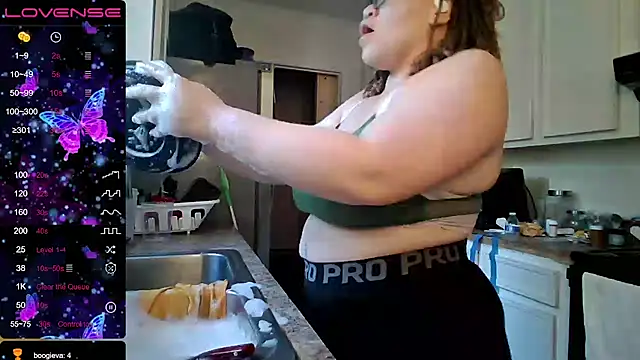 Milfshakecafe online show from 09.19.25