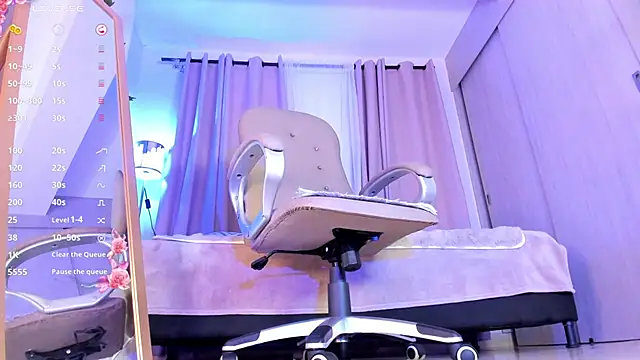 Snapshot of thais_dreams chatting on 03.08.25 thais dreams online show from 03.08.25