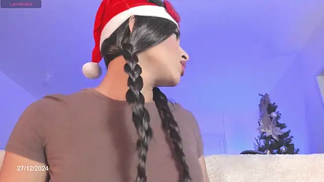 Snapshot of Angel_camm chatting on 12.28.24 Angel camm online show from 12.28.24