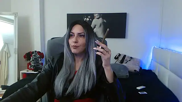 Snapshot of EvelynQueenn chatting on 01.09.25 EvelynQueenn online show from 01.09.25