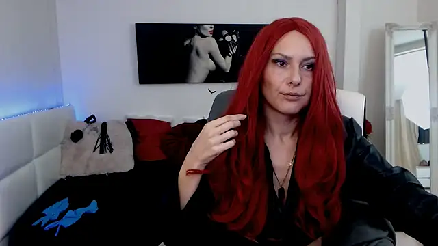 Snapshot of EvelynQueenn chatting on 01.13.25 EvelynQueenn online show from 01.13.25