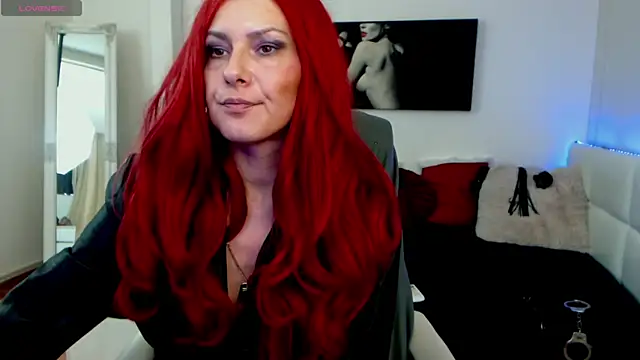 Snapshot of EvelynQueenn chatting on 01.13.25 EvelynQueenn online show from 01.13.25
