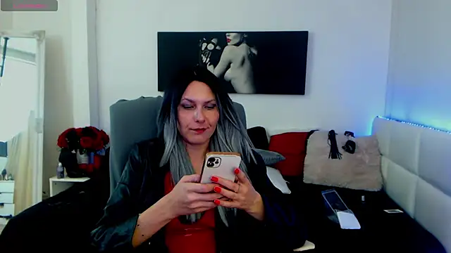 Snapshot of EvelynQueenn chatting on 01.20.25 EvelynQueenn online show from 01.20.25