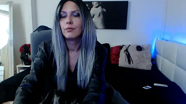 Snapshot of EvelynQueenn chatting on 01.22.25 EvelynQueenn online show from 01.22.25