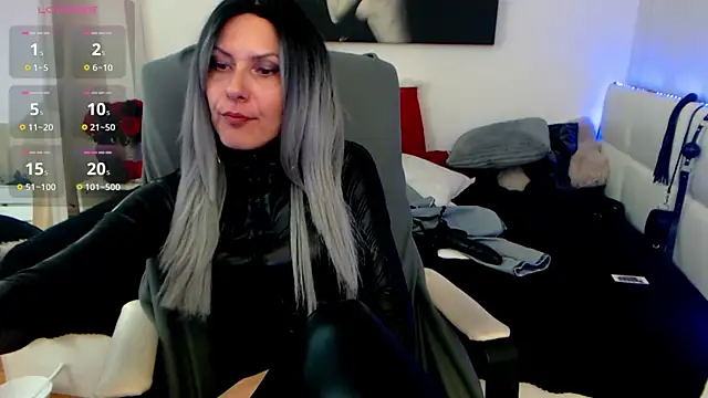Snapshot of EvelynQueenn chatting on 01.30.25 EvelynQueenn online show from 01.30.25