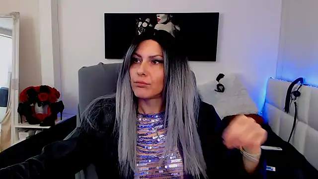 Snapshot of EvelynQueenn chatting on 02.12.25 EvelynQueenn online show from 02.12.25