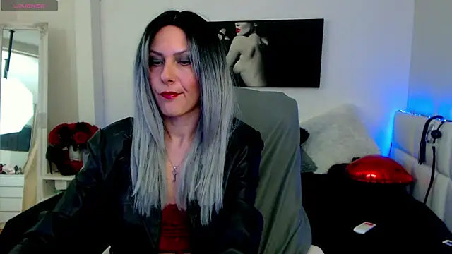 Snapshot of EvelynQueenn chatting on 02.24.25 EvelynQueenn online show from 02.24.25