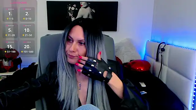 Snapshot of EvelynQueenn chatting on 02.27.25 EvelynQueenn online show from 02.27.25