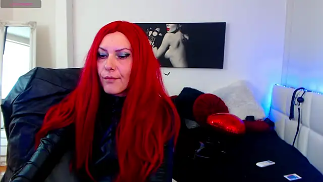 Snapshot of EvelynQueenn chatting on 03.03.25 EvelynQueenn online show from 03.03.25