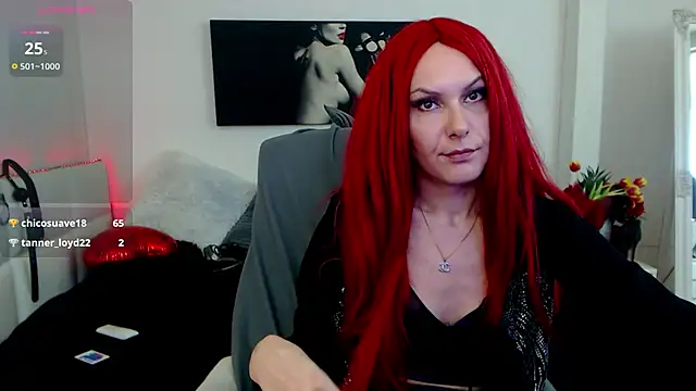 Snapshot of EvelynQueenn chatting on 03.11.25 EvelynQueenn online show from 03.11.25