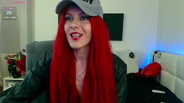 Snapshot of EvelynQueenn chatting on 03.14.25 EvelynQueenn online show from 03.14.25