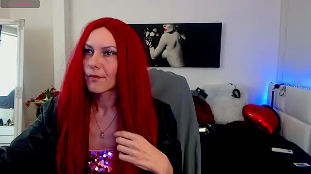 Snapshot of EvelynQueenn chatting on 03.15.25 EvelynQueenn online show from 03.15.25