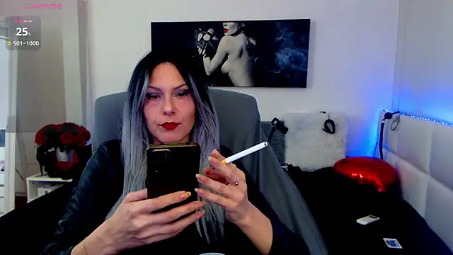 Snapshot of EvelynQueenn chatting on 03.17.25 EvelynQueenn online show from 03.17.25