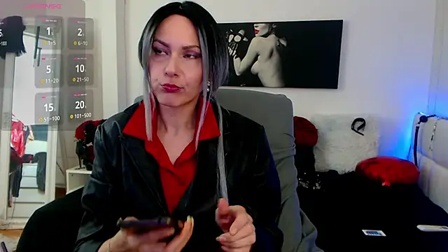 Snapshot of EvelynQueenn chatting on 03.19.25 EvelynQueenn online show from 03.19.25