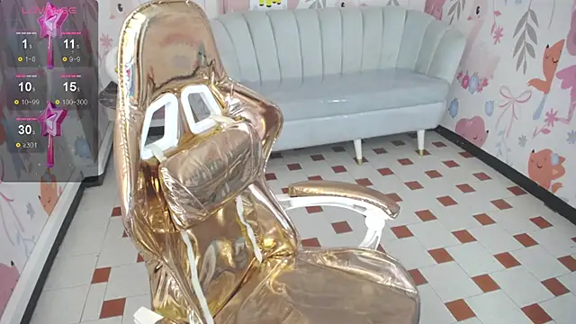 Snapshot of paris09_v chatting on 12.28.24 paris09 v online show from 12.28.24