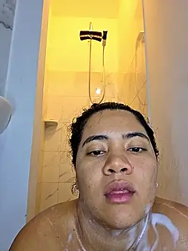 Snapshot of Watagatapitusberry1 chatting on 10.21.25 Watagatapitusberry1 online show from 10.21.25