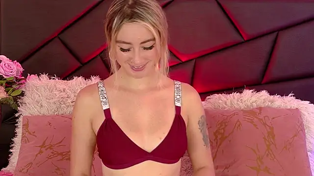 MaryDeniro online show from 12.21.25