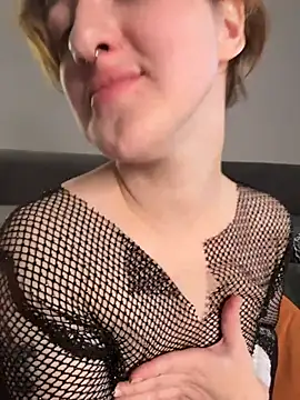 Snapshot of pink8ty chatting on 11.14.25 pink8ty online show from 11.14.25