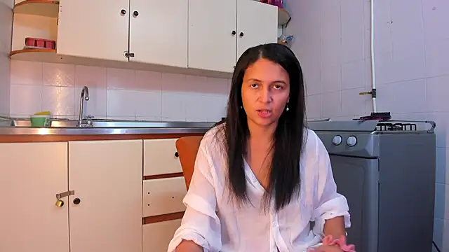 SofiAndNicol online show from 10.18.25