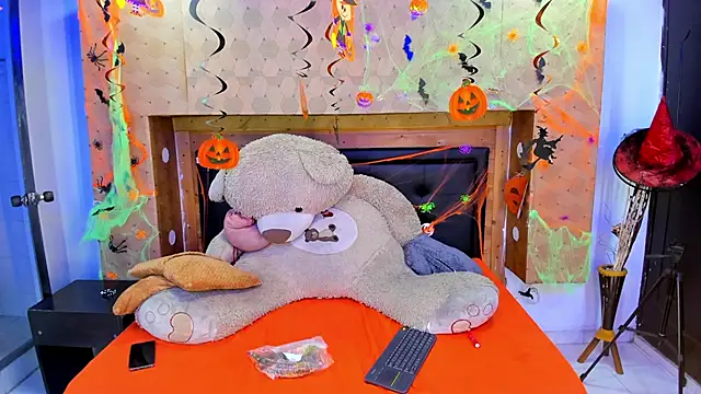 SofiAndNicol online show from 10.27.25