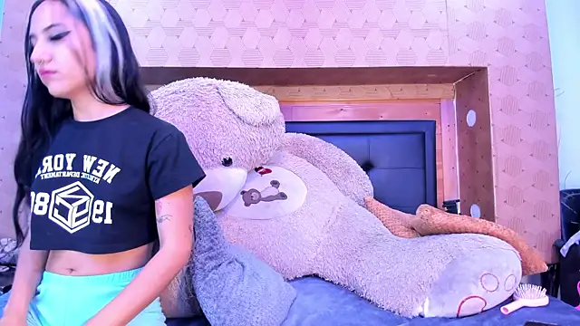 SofiAndNicol online show from 11.28.25