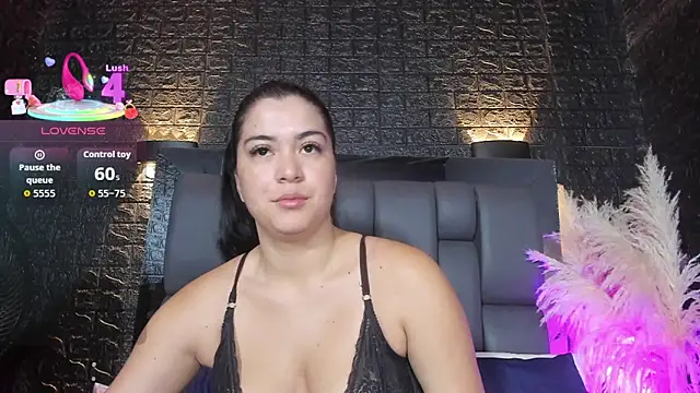 Snapshot of Sweet-Monica chatting on 11.03.25 Sweet-Monica online show from 11.03.25