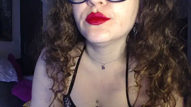 Snapshot of peachgirlmartyna chatting on 03.11.25 peachgirlmartyna online show from 03.11.25