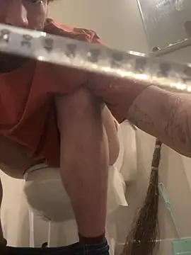 Snapshot of Clearlytothepoint420 chatting on 12.21.24 Clearlytothepoint420 online show from 12.21.24