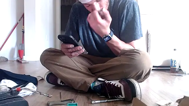 Snapshot of Clearlytothepoint420 chatting on 01.16.25 Clearlytothepoint420 online show from 01.16.25