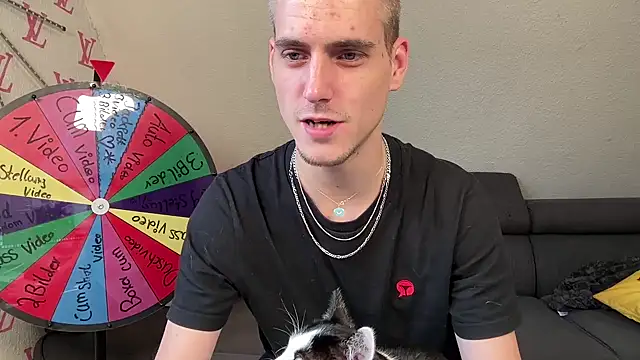 Snapshot of Cookieboy88 chatting on 10.16.25 Cookieboy88 online show from 10.16.25