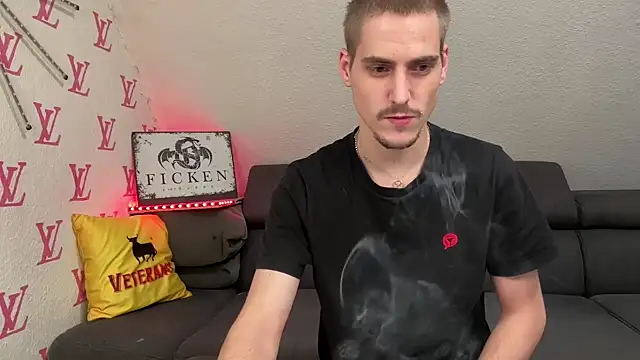 Snapshot of Cookieboy88 chatting on 11.03.25 Cookieboy88 online show from 11.03.25