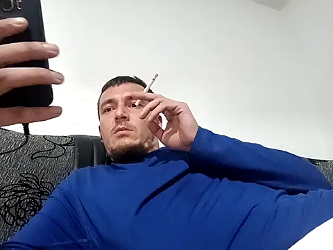 Snapshot of mayk18cm chatting on 12.08.24 mayk18cm online show from 12.08.24