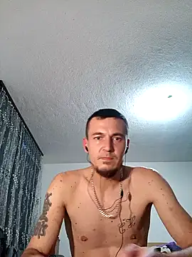 Snapshot of mayk18cm chatting on 12.31.24 mayk18cm online show from 12.31.24