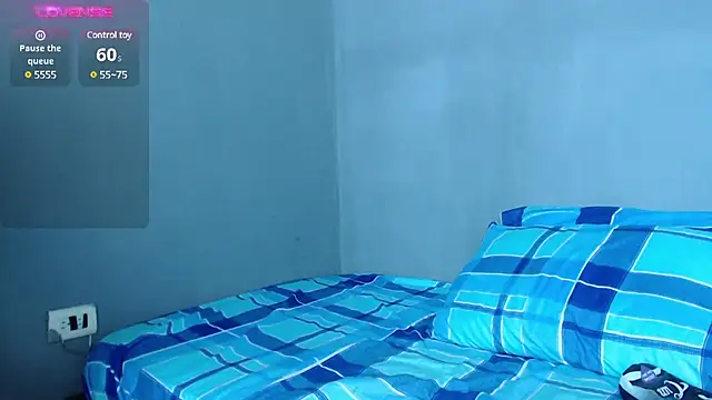 blue violette  online show from 02.04.25