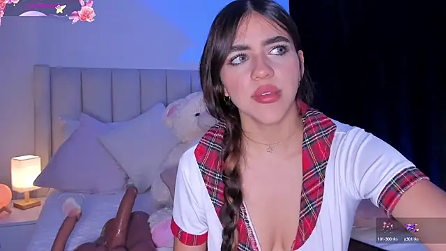 Snapshot of SofiScott_ chatting on 09.27.25 SofiScott  online show from 09.27.25