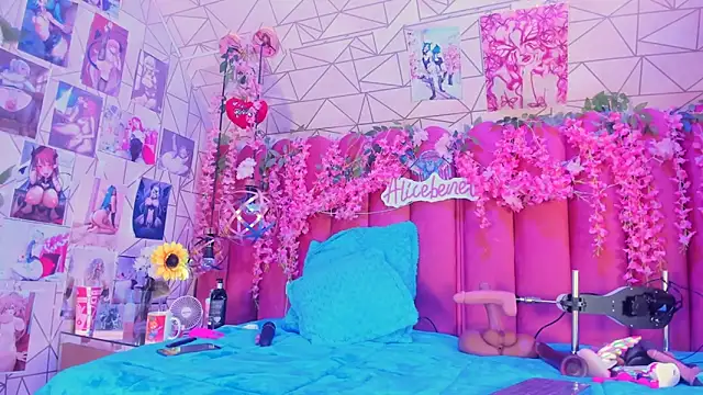 Alicebenett online show from 11.22.25