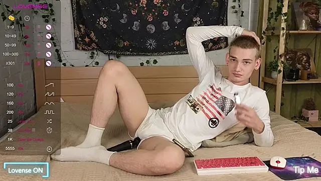 Snapshot of Nick_Win chatting on 10.04.25 Nick Win online show from 10.04.25