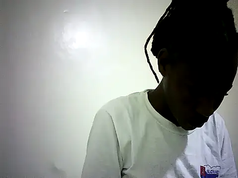 Snapshot of Pierra77 chatting on 10.02.25 Pierra77 online show from 10.02.25