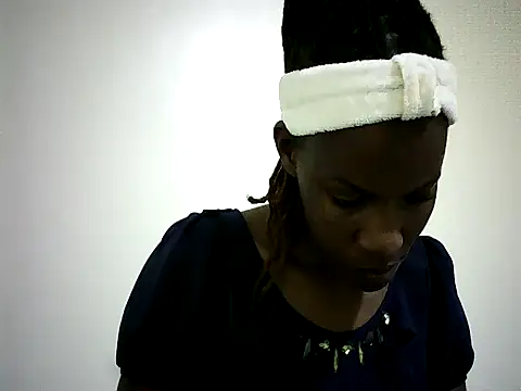 Snapshot of Pierra77 chatting on 10.03.25 Pierra77 online show from 10.03.25