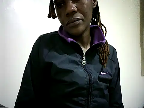 Snapshot of Pierra77 chatting on 10.08.25 Pierra77 online show from 10.08.25