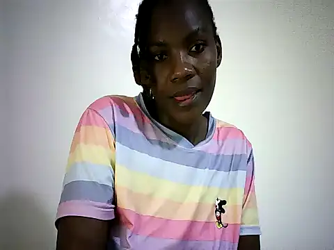 Snapshot of Pierra77 chatting on 10.24.25 Pierra77 online show from 10.24.25