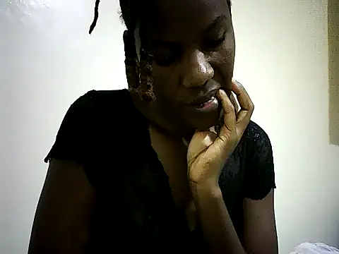 Snapshot of Pierra77 chatting on 10.25.25 Pierra77 online show from 10.25.25