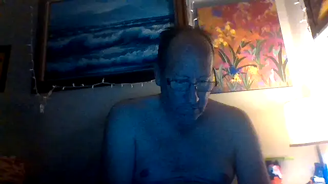 Snapshot of hornyrich69 chatting on 01.18.26 hornyrich69 online show from 01.18.26