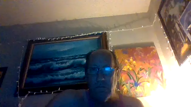 Snapshot of hornyrich69 chatting on 02.18.26 hornyrich69 online show from 02.18.26