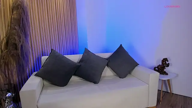 Snapshot of Emmaa_Robertss chatting on 02.28.25 Emmaa Robertss online show from 02.28.25