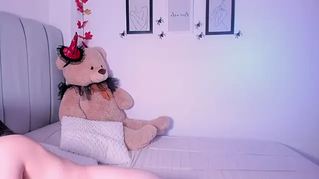 DannaHyde online show from 10.02.25