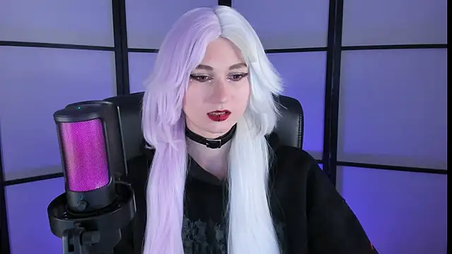 Snapshot of Goddess-Rose chatting on 10.31.25 Goddess-Rose online show from 10.31.25