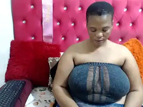 Snapshot of FreakyAngel3X chatting on 01.19.25 FreakyAngel3X online show from 01.19.25