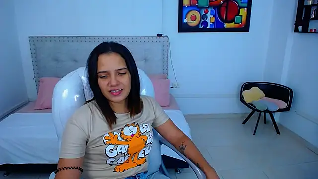 Chiqui milk  online show from 12.30.24