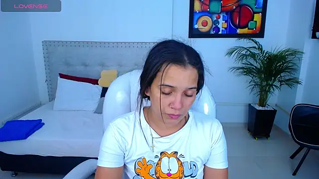 Chiqui milk  online show from 01.13.25